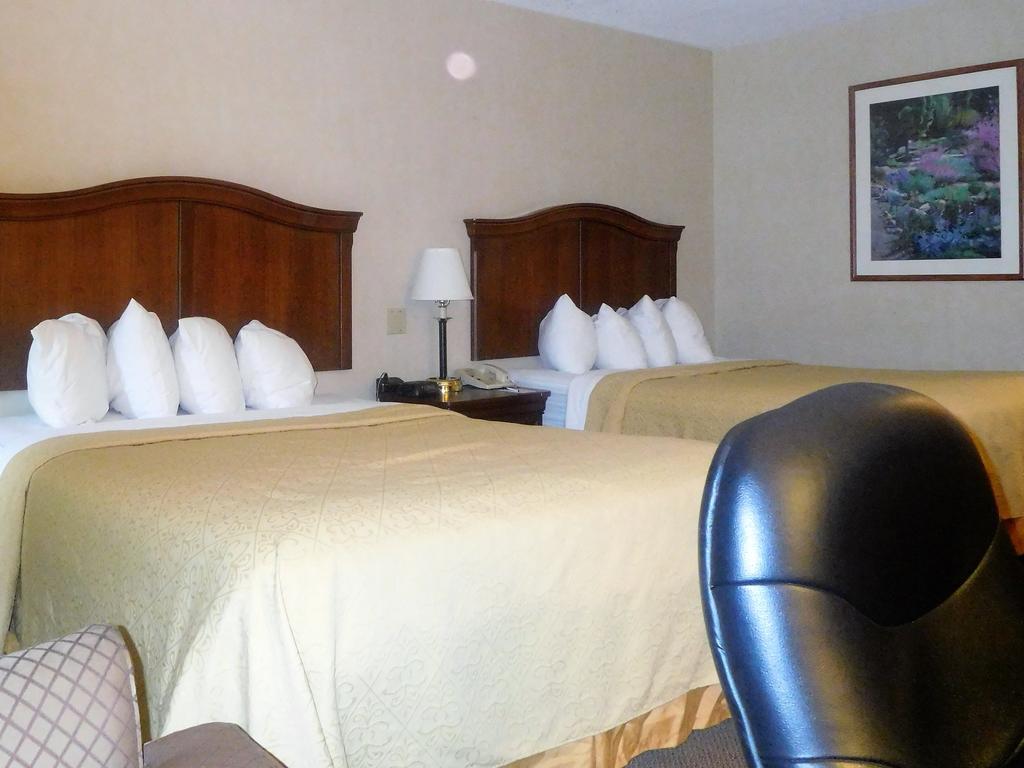 Quality Inn & Suites Danville Ngoại thất bức ảnh
